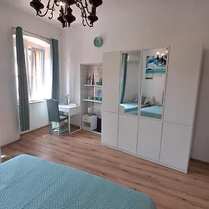 Apartamento Red Blue With Private Parking And Gray Blue